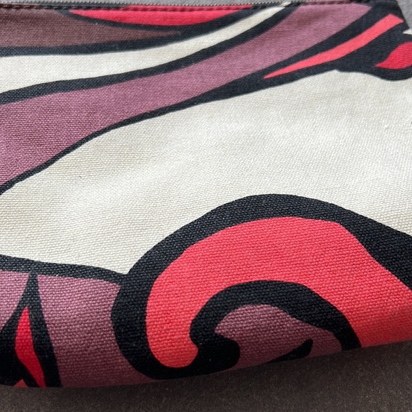 Maliparmi bag- new never used really a conversation piece! Zip closure! - Picture 3 of 8